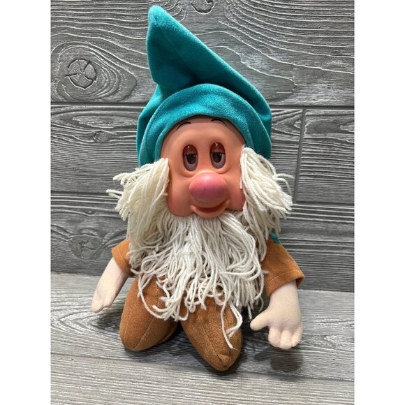 Vintage 1993 Disney Mattel Sleepy Doll Snow White Eyes Close and He “Snores” - Picture 1 of 8
